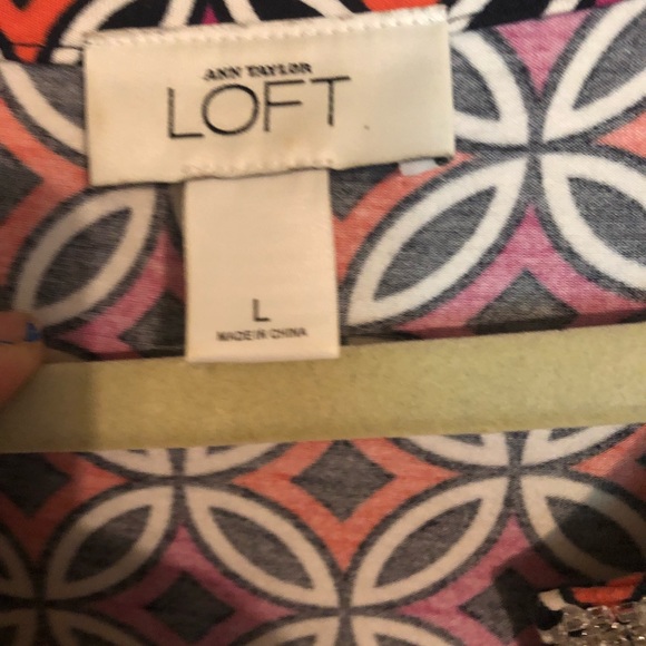 🌺 LOFT long sleeve geo beaded top L - Picture 2 of 3